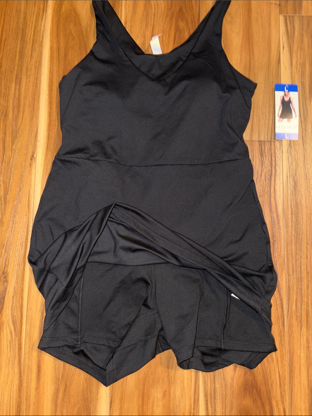 Elle nwt large athletic dress with shorts with pockets l
